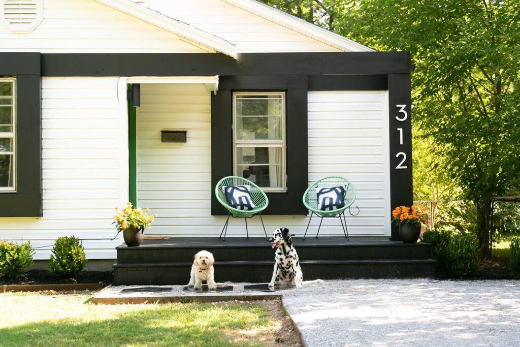 The Willa On 7Th, Located In Downtown Bentonville! Buitenkant foto