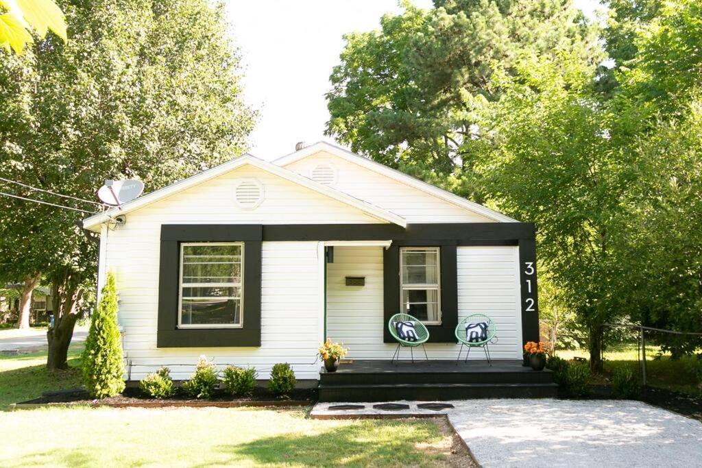 The Willa On 7Th, Located In Downtown Bentonville! Buitenkant foto